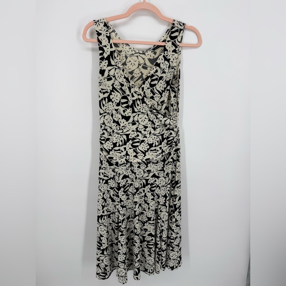 The‎ Limited Women's XS Sleeveless Black White Floral Ruching Waist Midi Dress